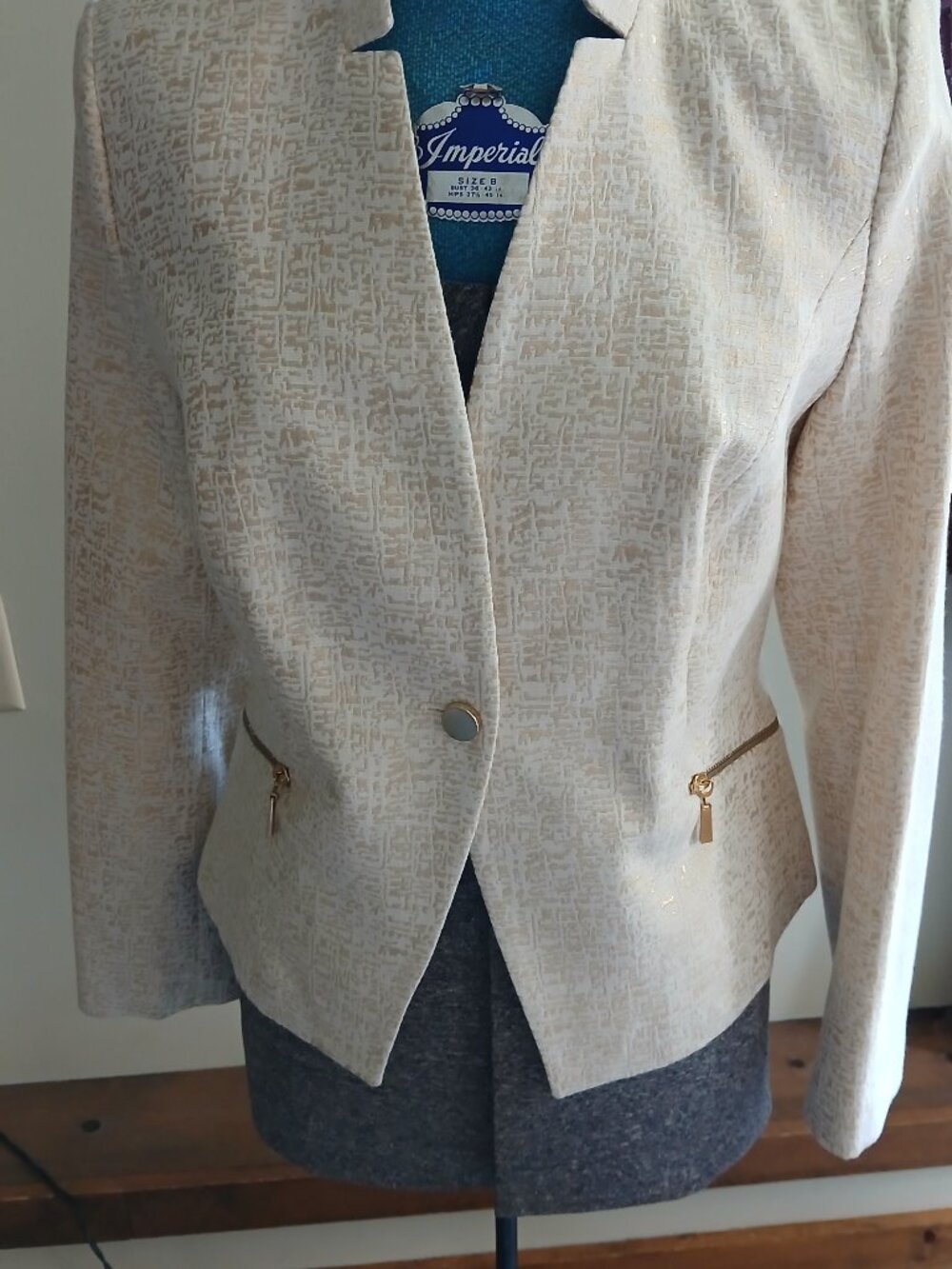 Peter Nygard Classic Jacket Size 10 White/Gold Cocktail or Everyday